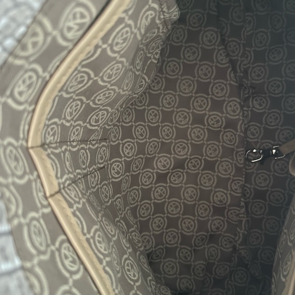 MARC FISHER PURSE - Picture 5 of 7